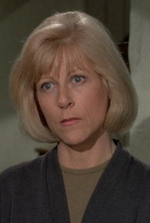 Eléonore Hirt as Mathilde, daughter of Auguste