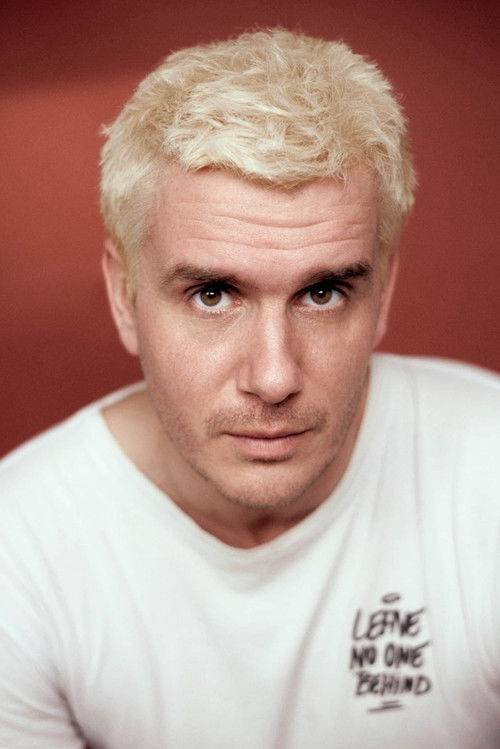 Max Bretschneider as Kurt