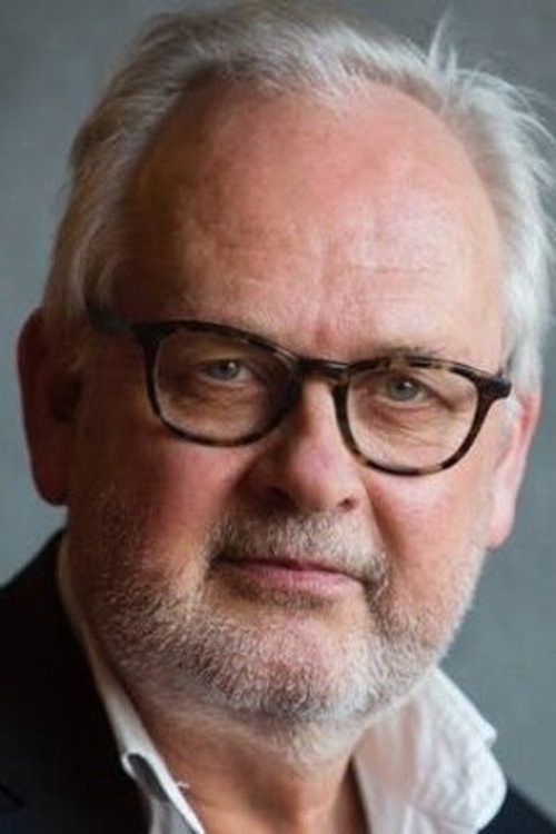 Gijs de Lange as father Elisabeth