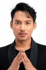 Hael Husaini as Pak Beruang (voice)