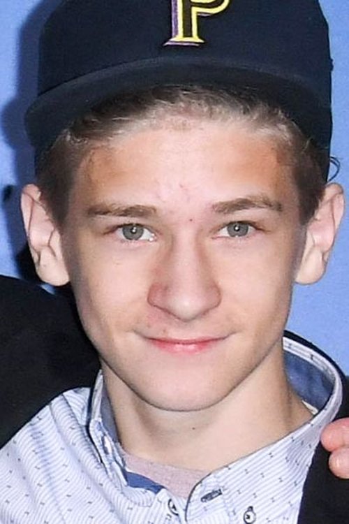 Néotis Ronzon as Max / le nouveau prince