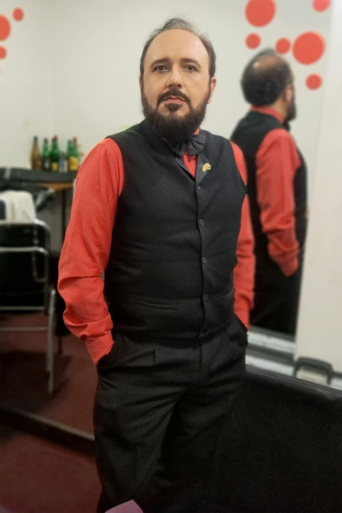 Ariel Martínez Morán as Larrañaga