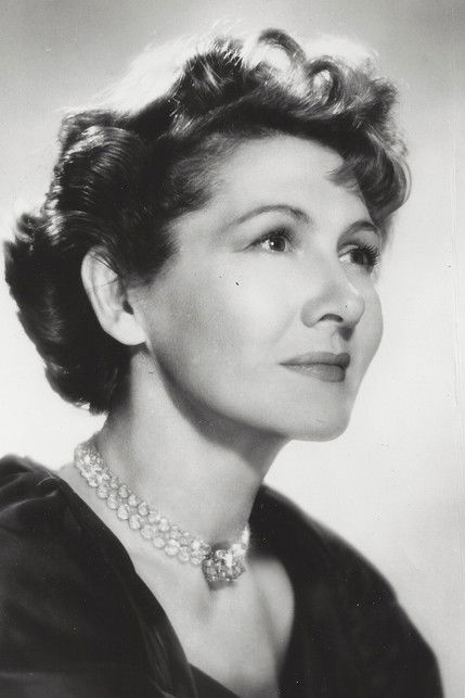 Shannon Bolin as Molly