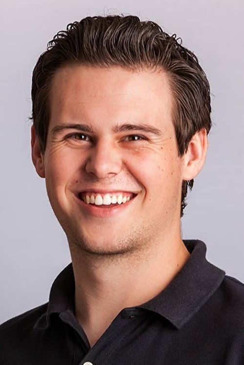 Taylor King as Lenny