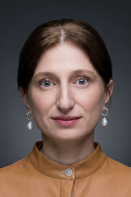 Nezaket Erden as Selda Ersoy