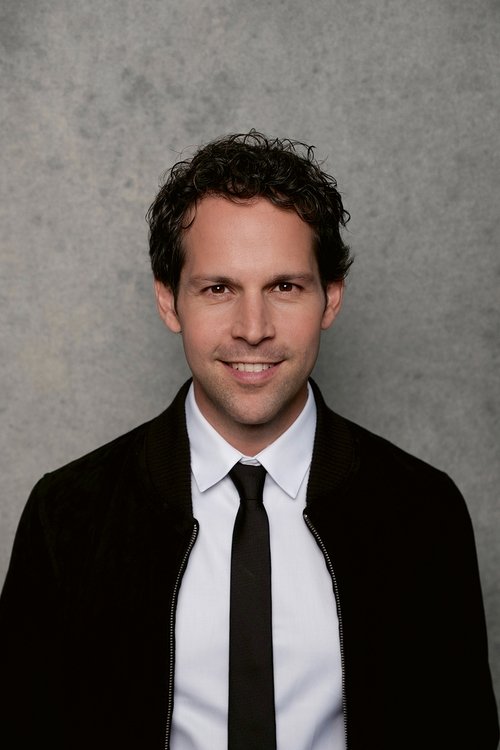 Victor Mids as Illusionist