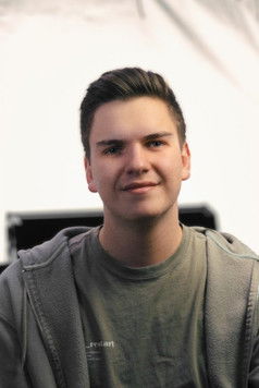 Aurelio Simione as Selbst