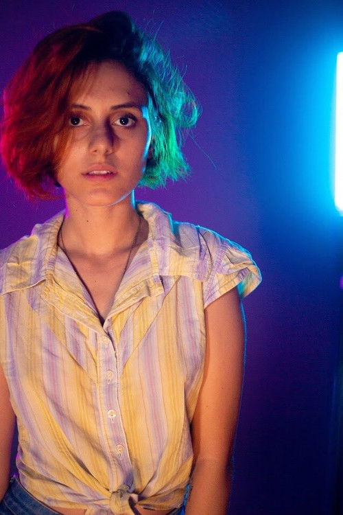 Lais Fernandes Oliveira as 