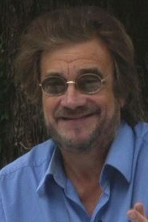 Patrick Rivière as Guy on Dune