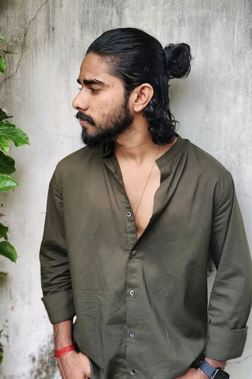 Sree Sidharth as Driver Saitt