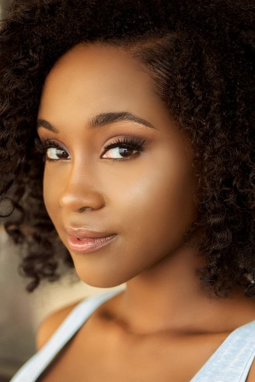 Lauren Mayo as Mindy