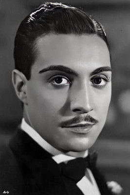 Héctor Coire as Barroso