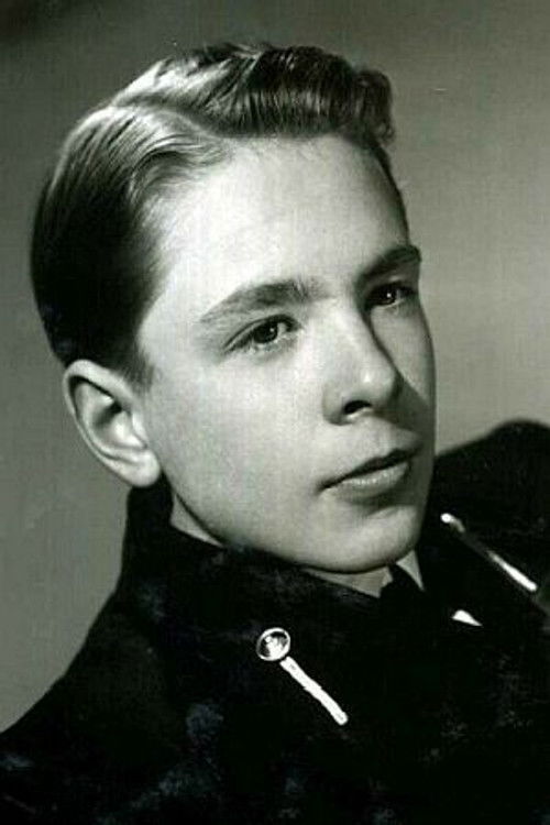 Neil North as Ronnie Winslow