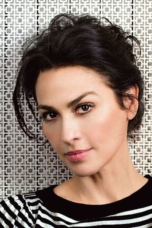 Anca Szonyi as Sultana Mihăilescu