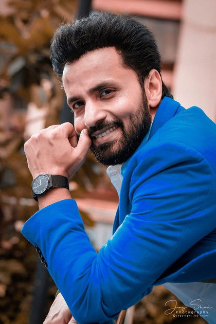 Rajiv Thakur as Kikkar's friend