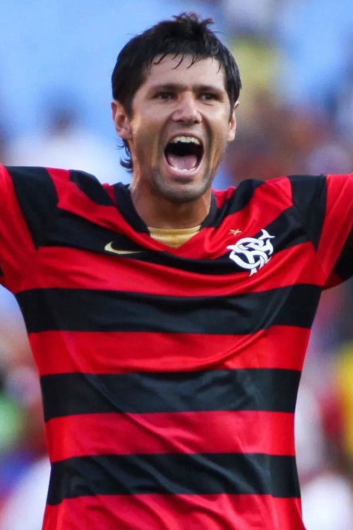 Fábio Luciano as Self / Narrator