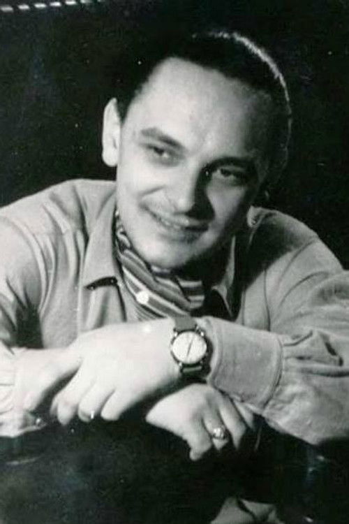 János Gálcsiki as A Nagyszálló portása