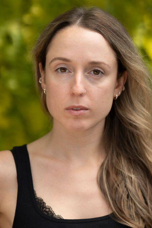 Carlotta Migliolo as Alice