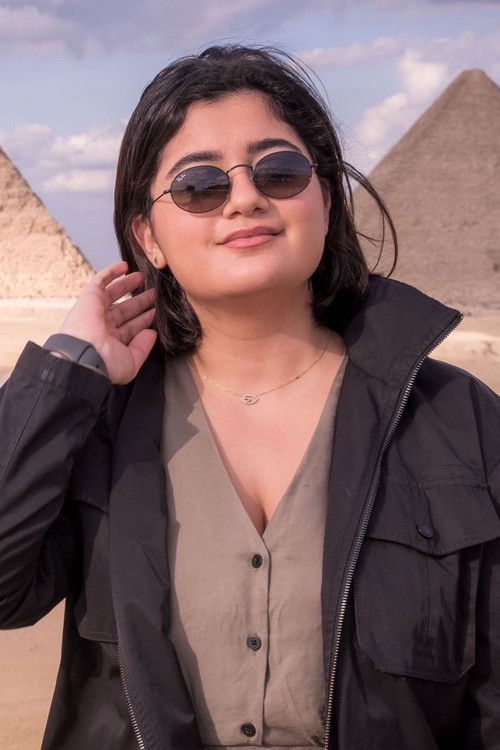 Betina Merhy as University Student 2