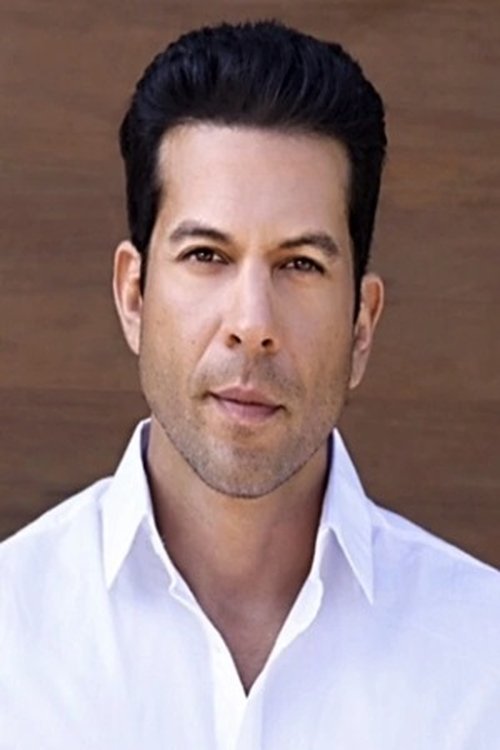 Benjamín Benítez as Christopher B. (as Kevin Bravo)