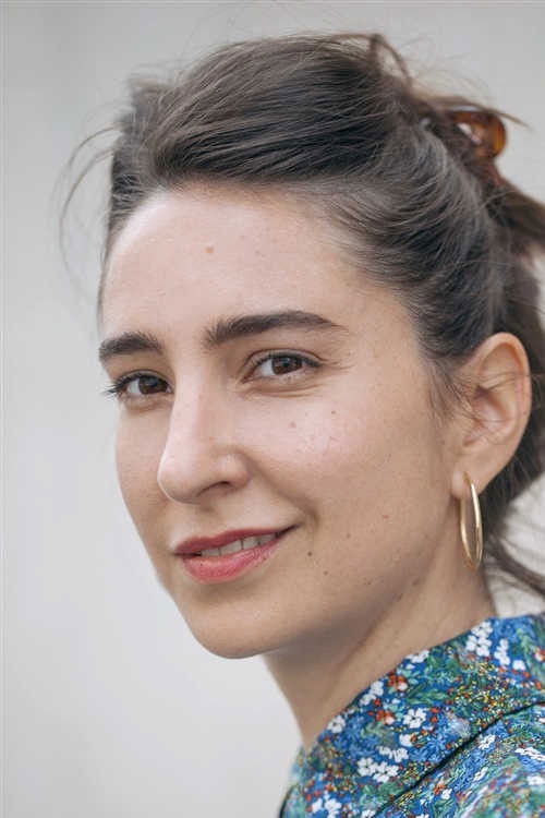 Mathilde Rault as La belle-mère