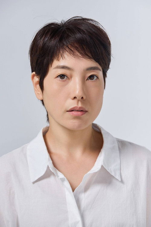 Jeon Soo-ah as Kim Yoo-yeong