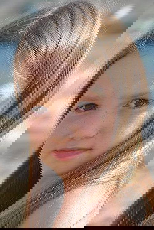 Lucía Balas as Lyuba