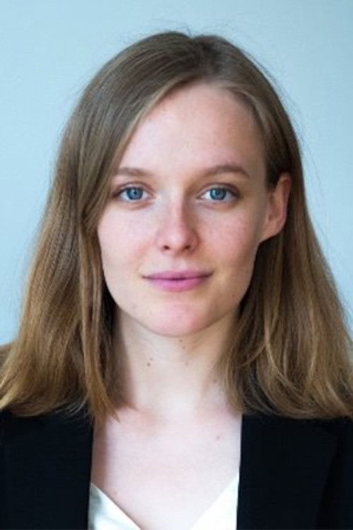 Lil Oggesen as Merle