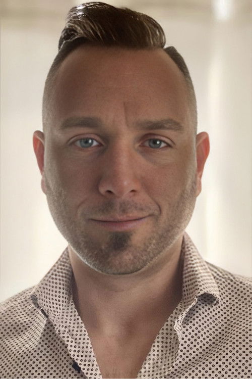 Daniel Fernando Acosta as Andrea's assistant