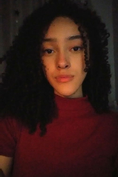 Briele Costa as Amanda