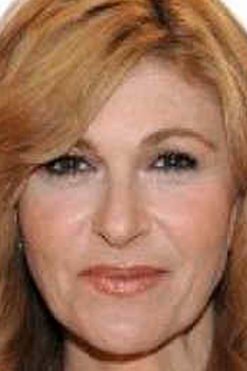 Silvia Gambino as Camarera