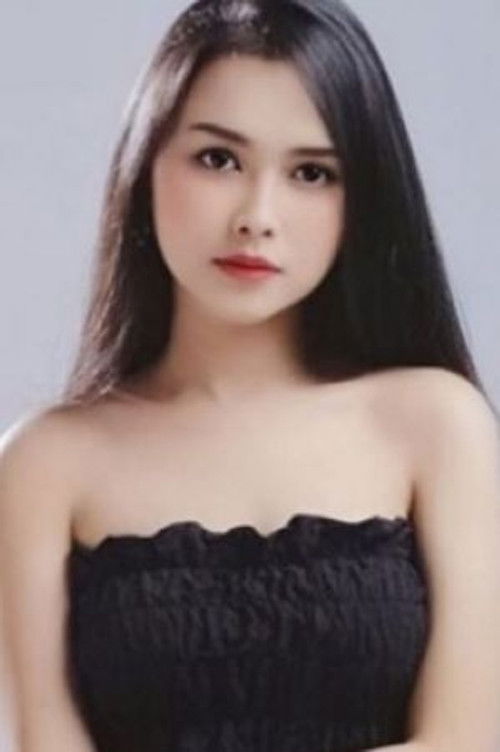 Ovi Risna Kartika as Dina