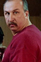 Vyacheslav Ushanov as Охранник