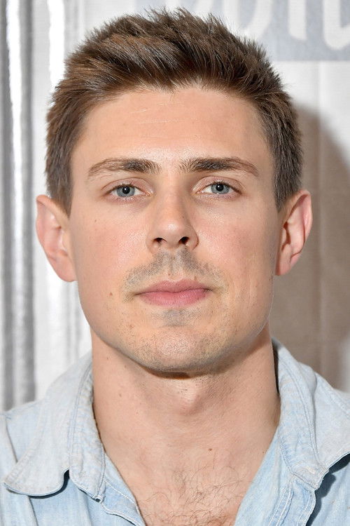 Chris Lowell as Jeremy Graves