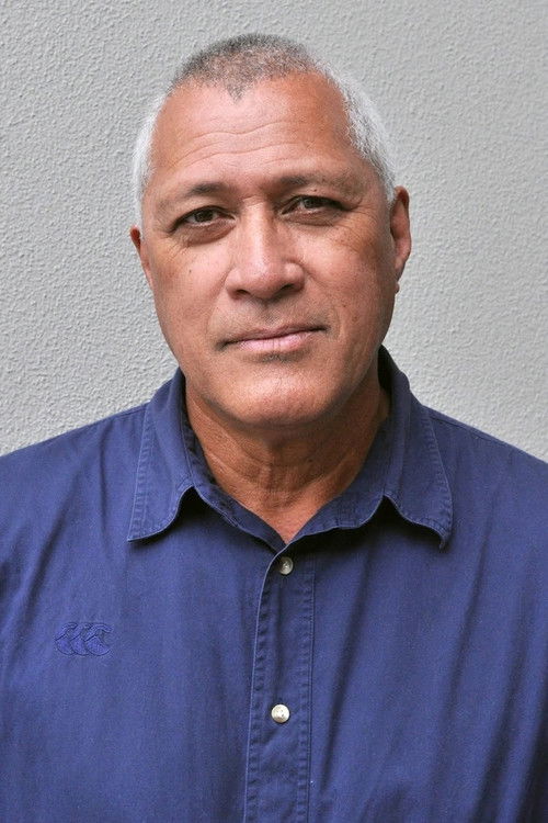 Ariu Lang Sio as Porter