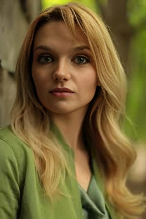 Madi Morelli as Phoebe