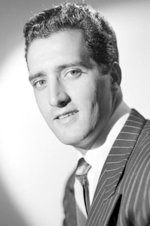 Abel Salazar as Dr. Enríquez