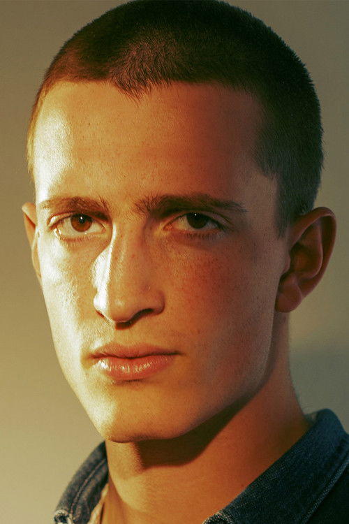 Ramses van Hall as Ezra