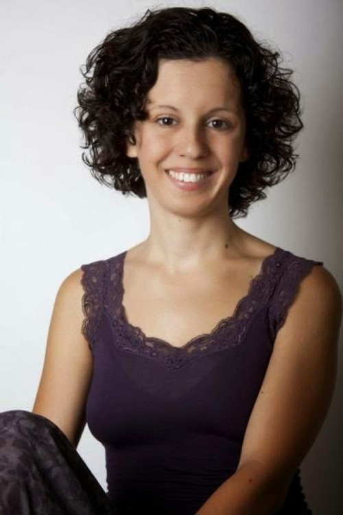 Eszter Kárász as Füles, Vili húga (voice)