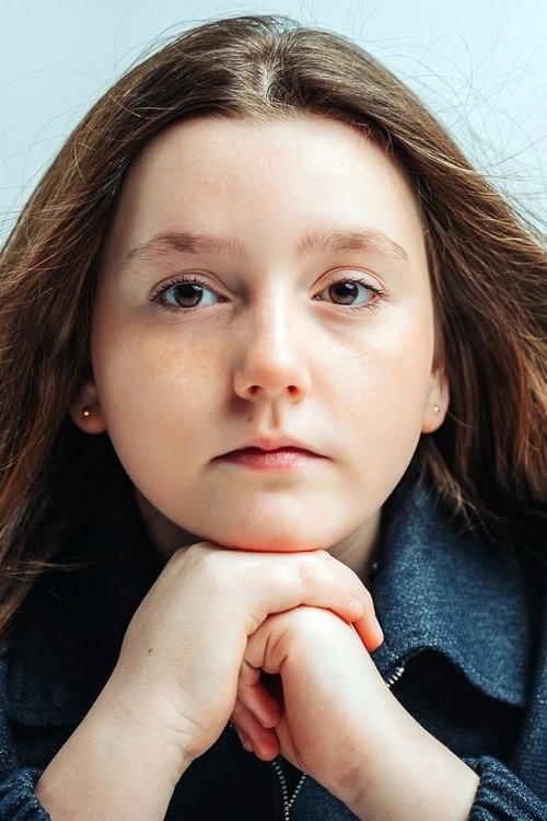 Juliette Gillis as Fanny