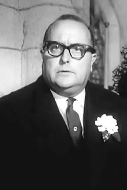 Michel Nastorg as Priest