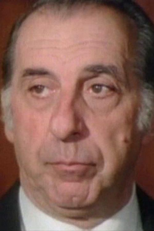 Luigi Bonos as Italian soldier on the beach