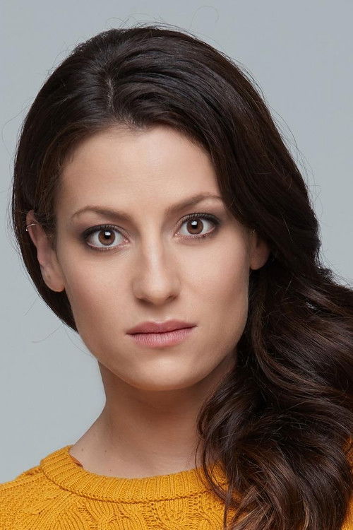 Anna Sisa Horváth as Erdész Angéla