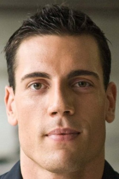 Revard Dufresne as Secret Service