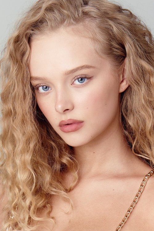 Amiah Miller as Emma