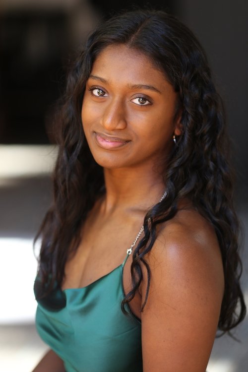 Kushinka Jayewardene as Gina