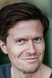 Michael Ransburg as Ökonom