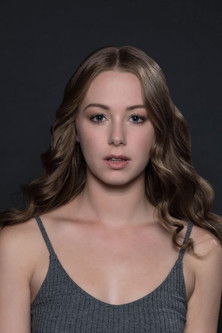 Hollybeth Gourlay as Eve