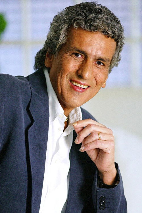 Toto Cutugno as Street Singer