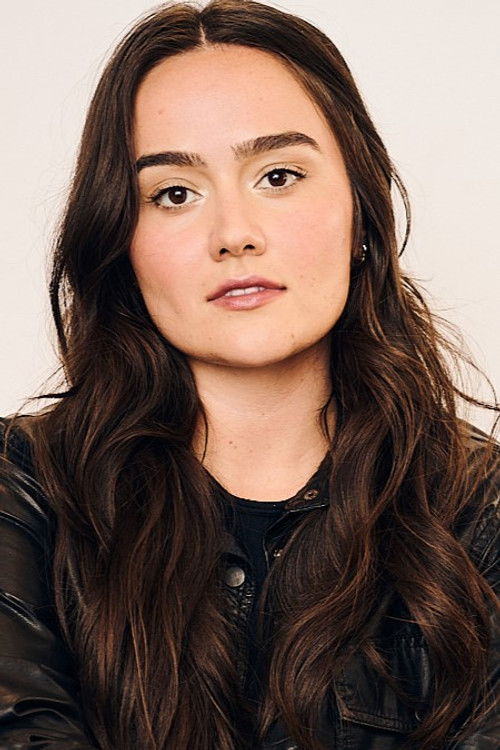 Emma González as Shawna